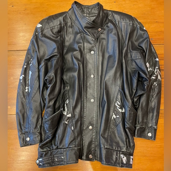 Vintage 1980’s Unisex Black Leather Moto Jacket With Silver Details XL - Picture 5 of 8